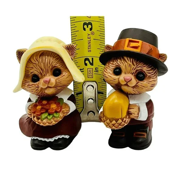 Hallmark Thanksgiving Pilgrim Squirrel Chipmunk Salt Pepper Shakers 1990s VTG - Picture 7 of 8